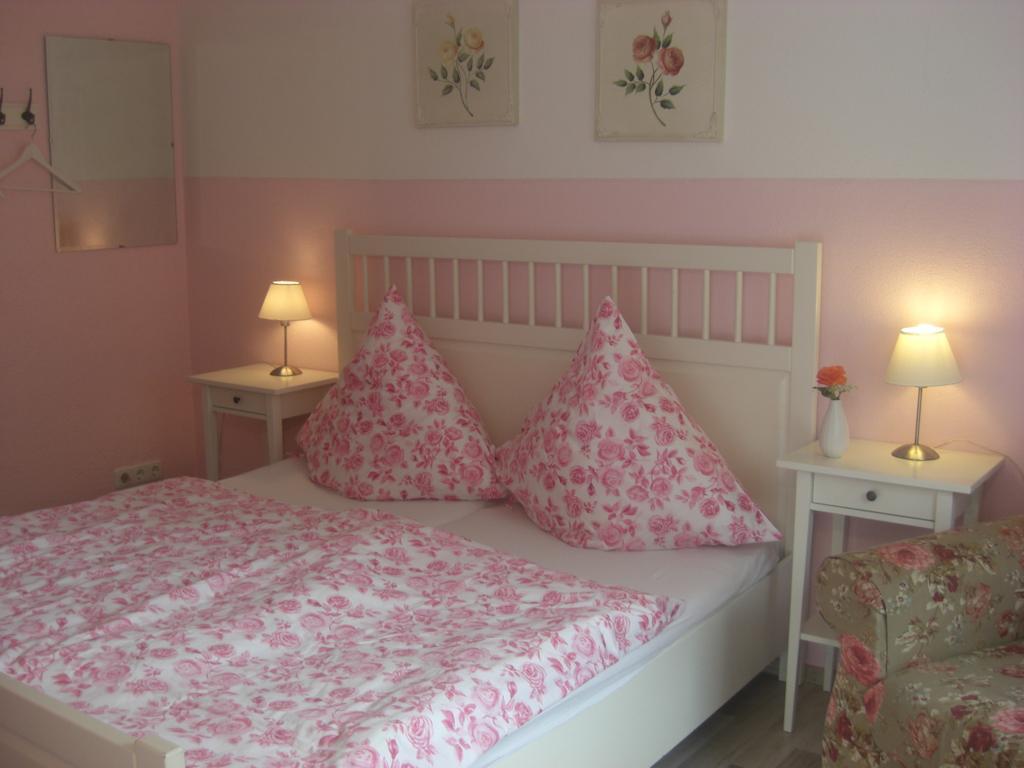 Ferienwohnung Roxana Gräfrath Zimmer foto